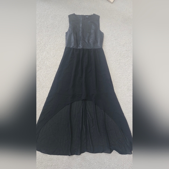 *Flawed* NWOT Saks Fifth Avenue Black Label Faux Leather High Low Dress Size 6 - Picture 1 of 9